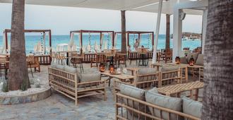 Nissi Beach Resort - איה נאפה - מסעדה