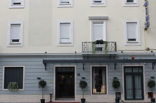 โรงแรมเบอร์นินา - มิลาน - อาคาร