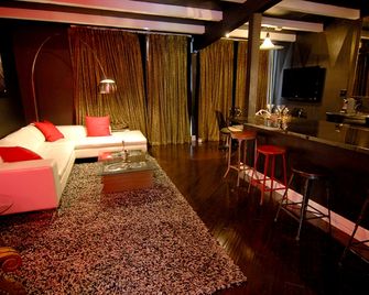 Highland Gardens Hotel - Los Angeles - Living room