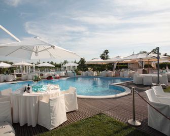 Momi's Hotel - Cavarzere - Zwembad