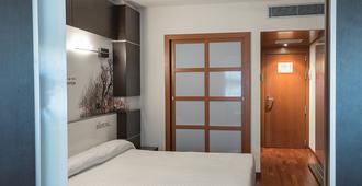Hotel Europa - Utebo - Bedroom