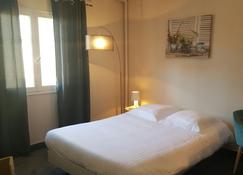 Citotel Lion D'or - Limoges - Bedroom