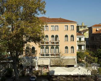 هوتل كريستالو - البندقية - مبنى