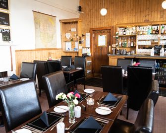 Old School Restaurant & Rooms - Achlyness - Restaurante