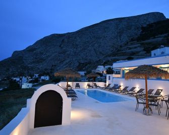 Ancient Thira Hotel - Thera - Zwembad