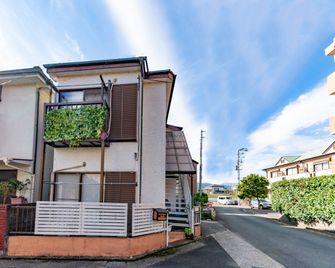 Martians Hotel Tomizu - Odawara - Gebouw
