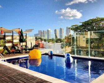 Nomads Hotel, Hostel & Rooftop Pool Cancun - Puerto Juárez - Pool