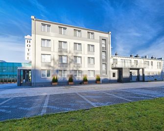 Hotel Feniks - Gniezno - Budynek