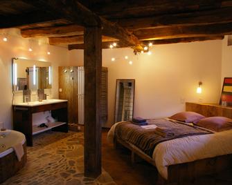 Le Clos du Barry - Sévérac-l’Église - Bedroom