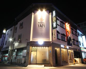 Hotel Yam Andong - Andong - Building