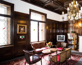 Atlanta - Vienna - Living room