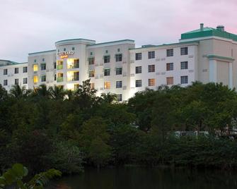 Courtyard by Marriott Fort Lauderdale Airport & Cruise Port - Dania Beach - Bygning