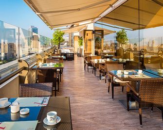 Plaza El Bosque Ebro - Santiago - Restaurant