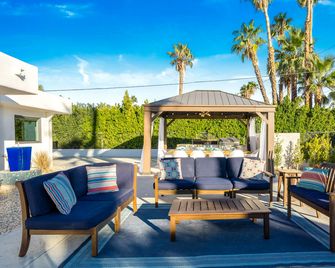 The Estate - Palm Springs - Patio