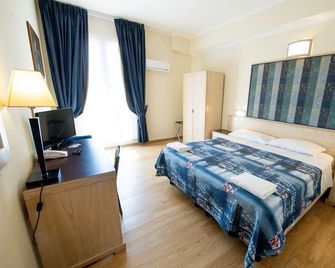 Hotel Chopin - Fiumicino - Bedroom