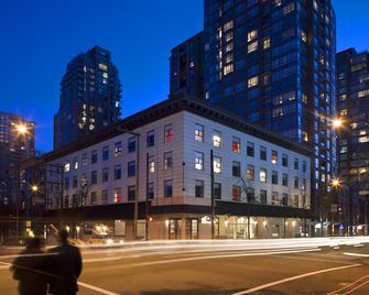 Moda Hotel - Vancouver - Building