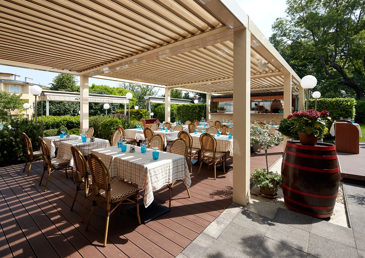 Restaurant view of Hotel Castle Garden