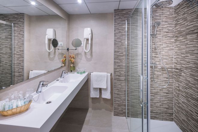 オリンパス パレス - サロウ - 浴室