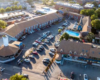 Hyannis Plaza Hotel - Hyannis - Venkovní prostory
