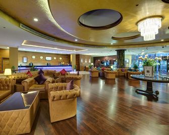 فندق كاسيلز البرشاء - دبي - ردهة