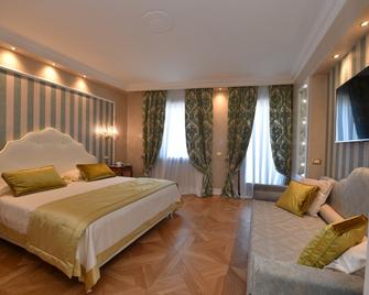 Hotel Savoia & Jolanda - Venezia - Camera da letto