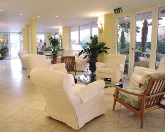 Hotel B&B Montecarlo - سرفيا - وسائل الراحة في مكان الإقامة
