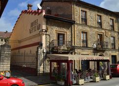 Hotel Neptuno - Villaviciosa - Edificio