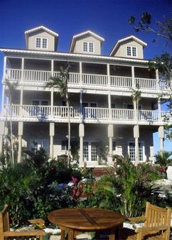 A Stone's Throw Away - Nassau - Toà nhà