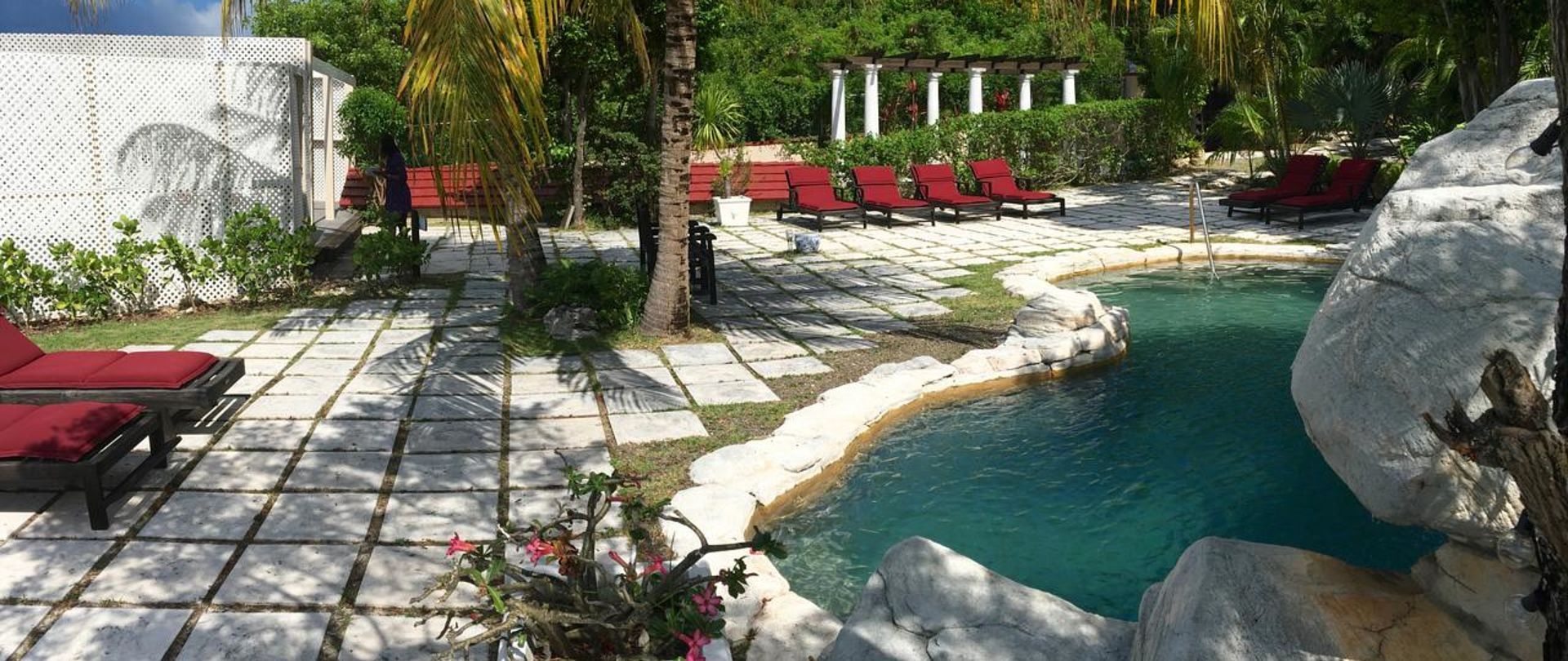 A Stone's Throw Away - Nassau - Bể bơi