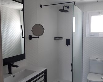 Hotel Marinada - Salou - Bathroom