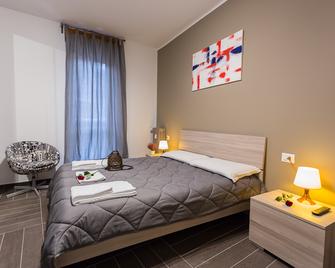 Hermoso Housing - Alessandria - Camera da letto