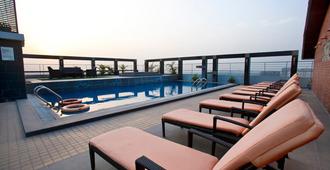Dhaka Regency Hotel & Resort - Dhaka - Uima-allas