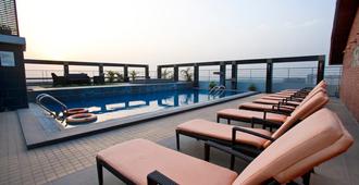 Dhaka Regency Hotel & Resort - Dacca