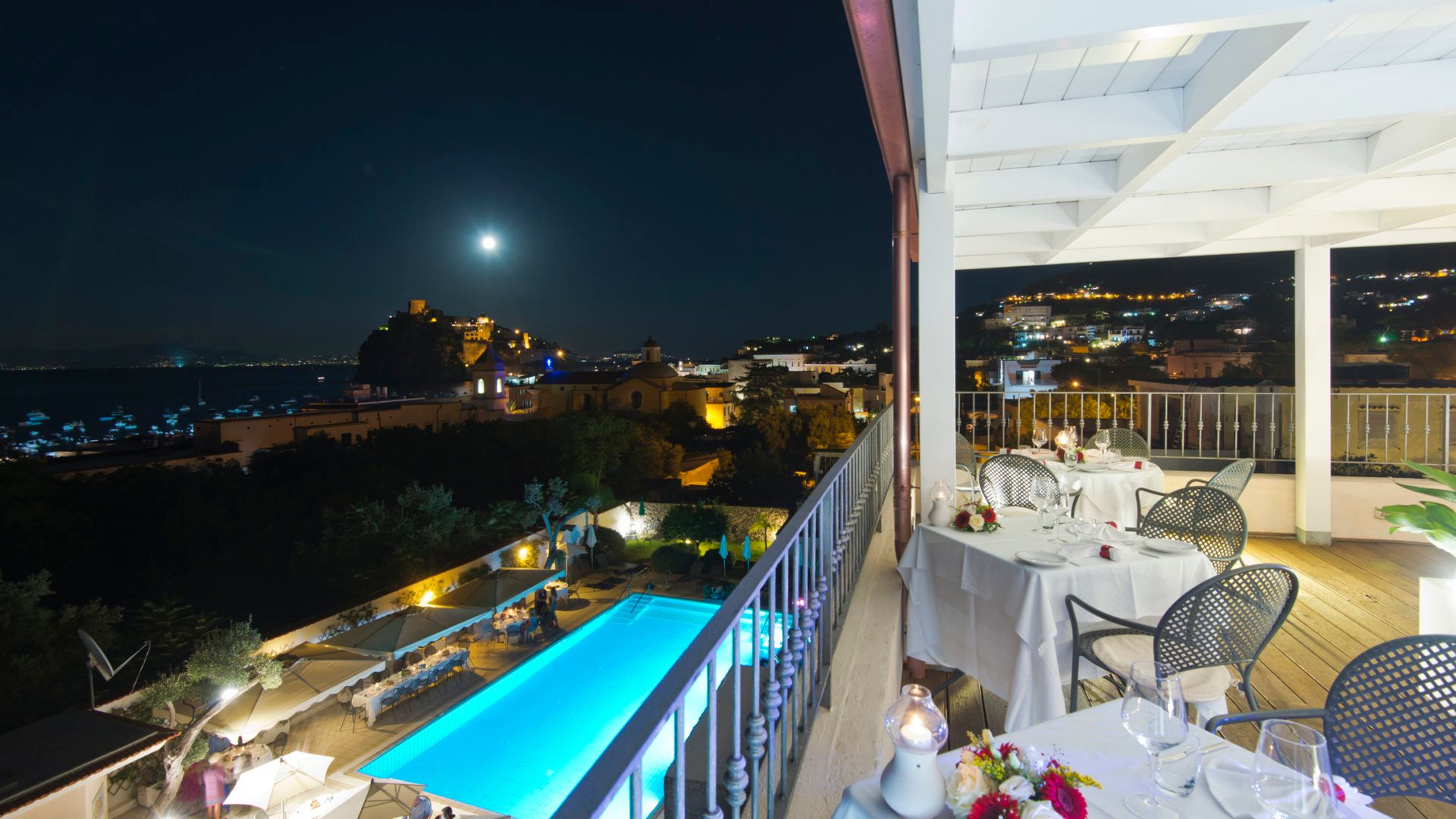 Hotel Villa Durrueli Resort & Spa - איסקיה - מרפסת