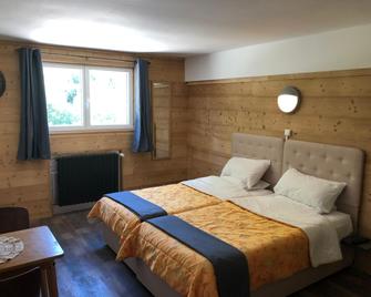 Hotel Belledonne - Le Bourg-dʼOisans - Bedroom