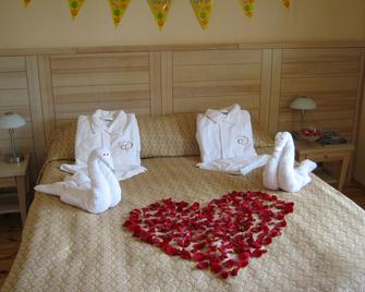 Seasons Spa Boutique Hotel - Kozyn - Bedroom