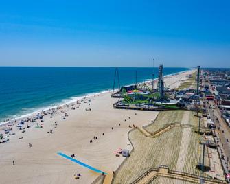 Aire Hotel - North Beach - Seaside Heights - Beach