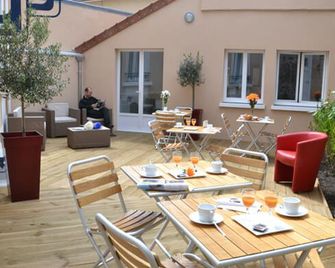 Hotel Akena - Limoges - Patio