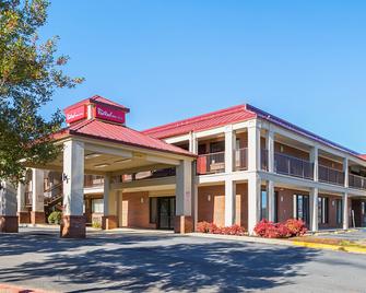 Red Roof Inn & Suites Scottsboro - Scottsboro - Edificio