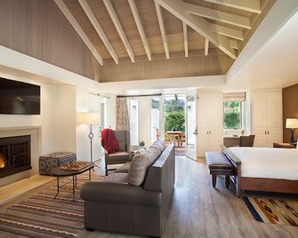 The Quail Lodge - כרמל ביי דה סי - חדר שינה