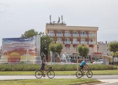 Hotel Silvia - Empuriabrava - Gebouw