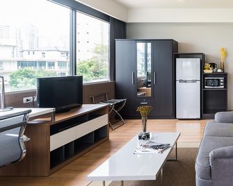 Alt Hotel Nana By Uhg - Bangkok - Bedroom